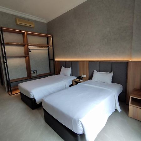 The Grand Palace Hotel Malang Ngoại thất bức ảnh