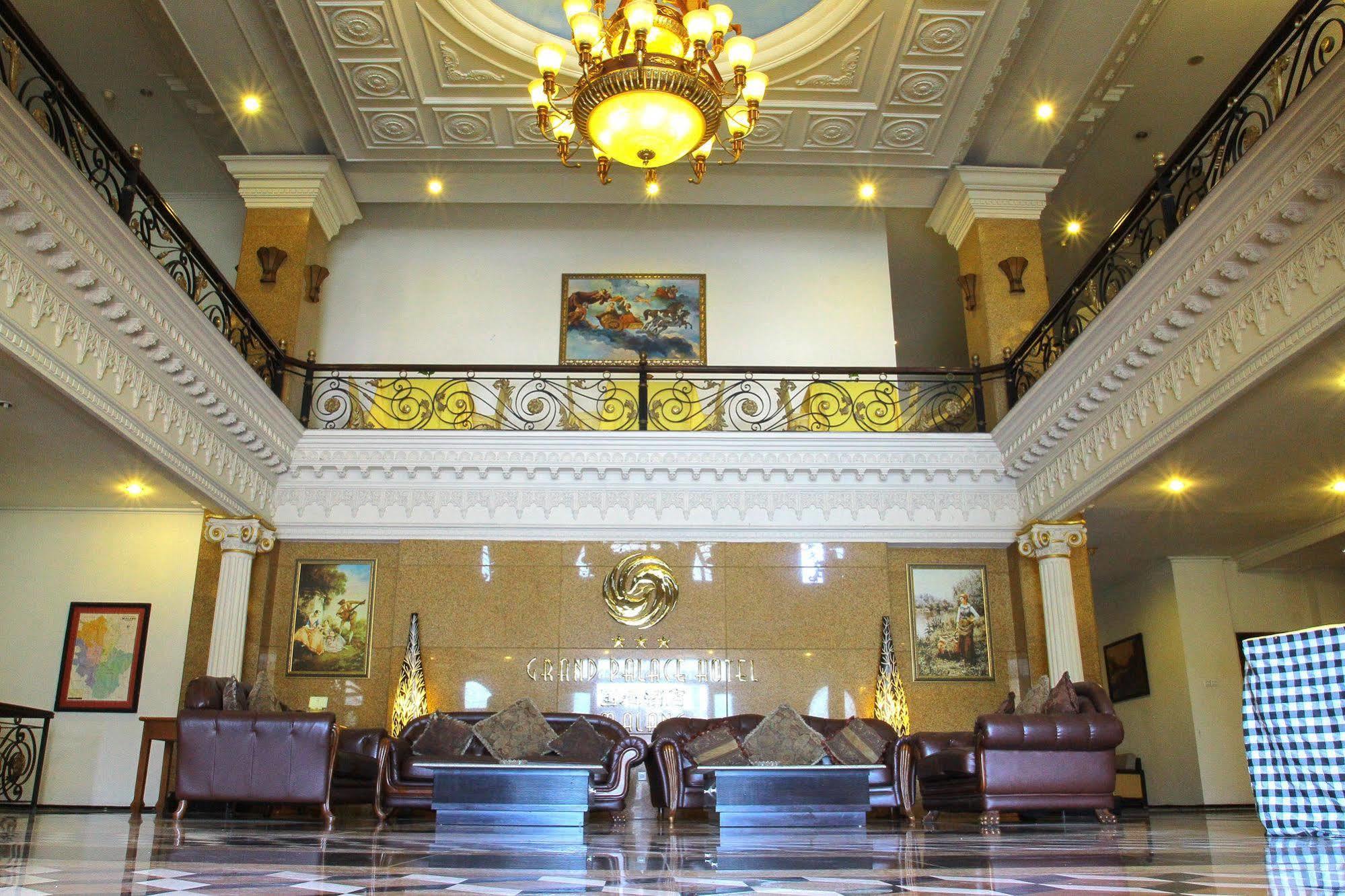 The Grand Palace Hotel Malang Ngoại thất bức ảnh