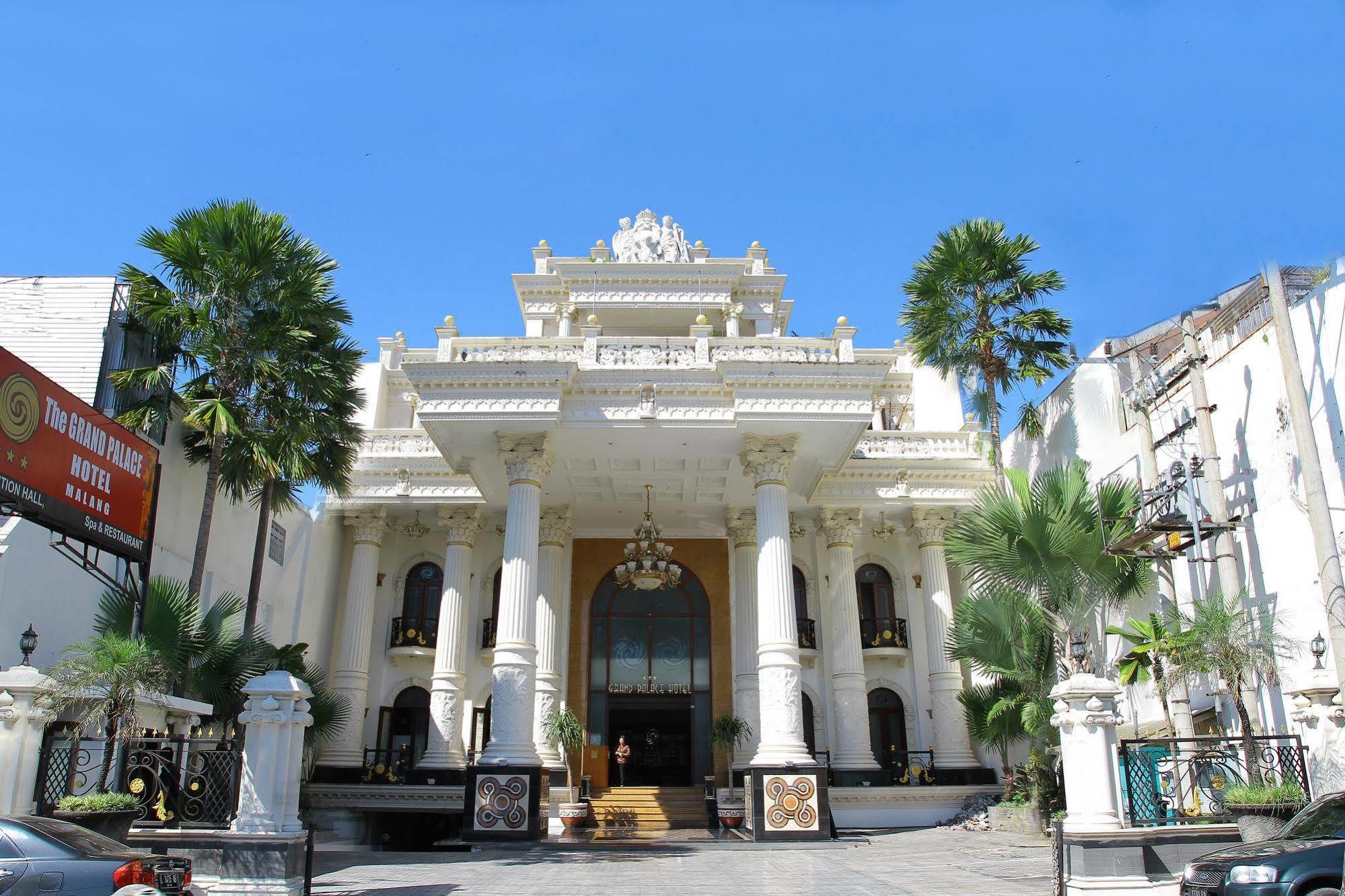The Grand Palace Hotel Malang Ngoại thất bức ảnh